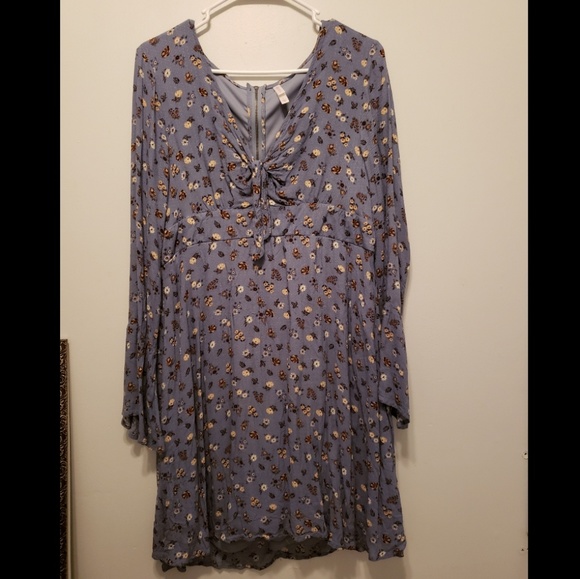 Dress - Picture 1 of 1